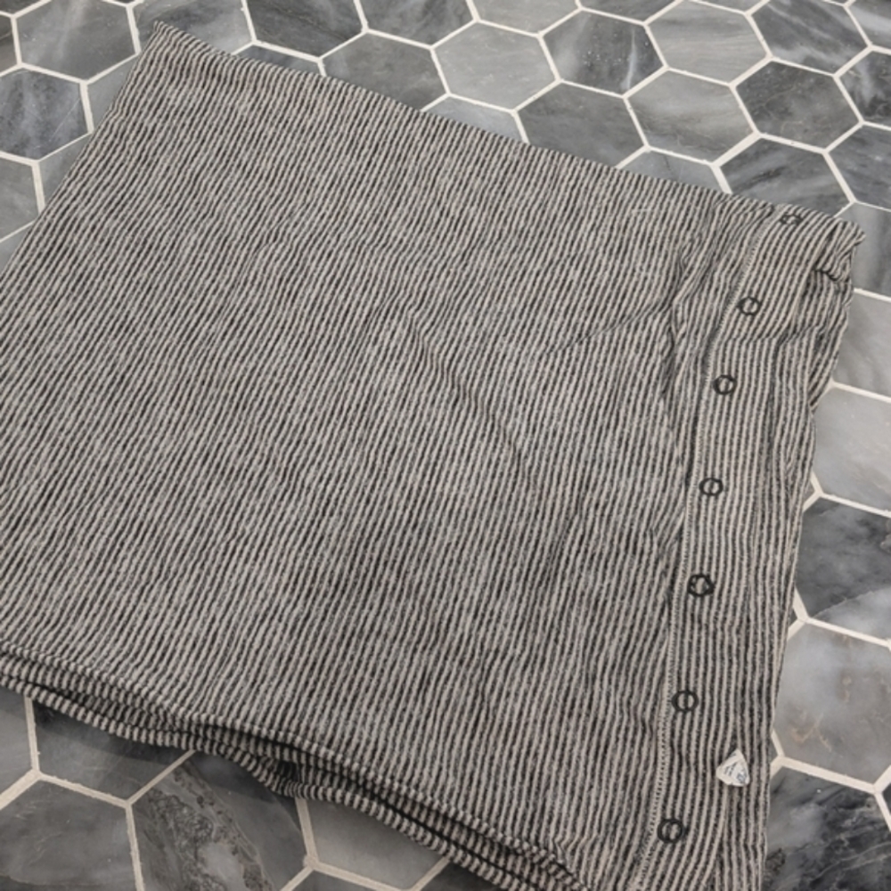Lululemon Women's Micro Stripe Grey Infinity Scarf